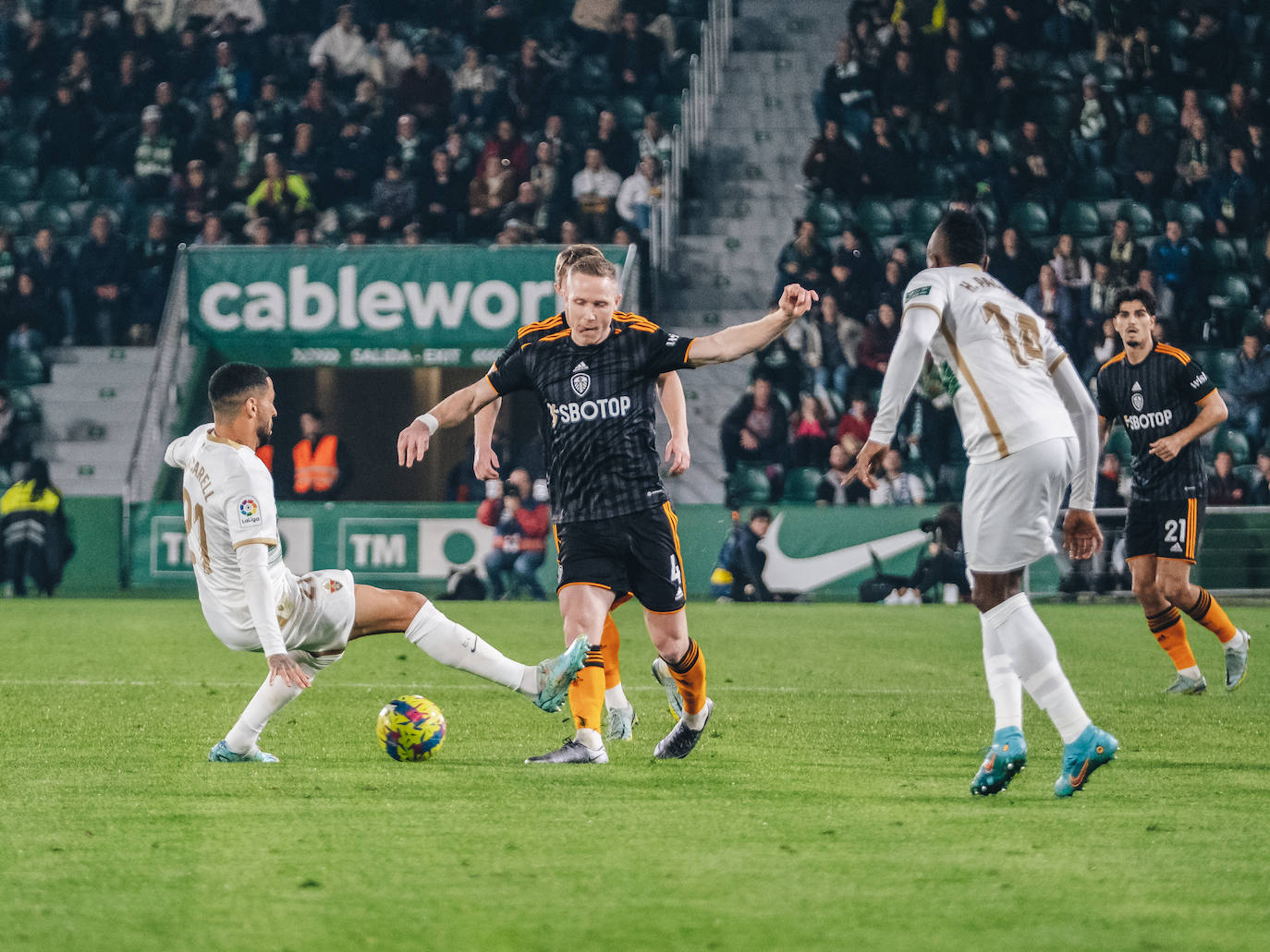 Fotos: El Elche CF cae ante el Leeds