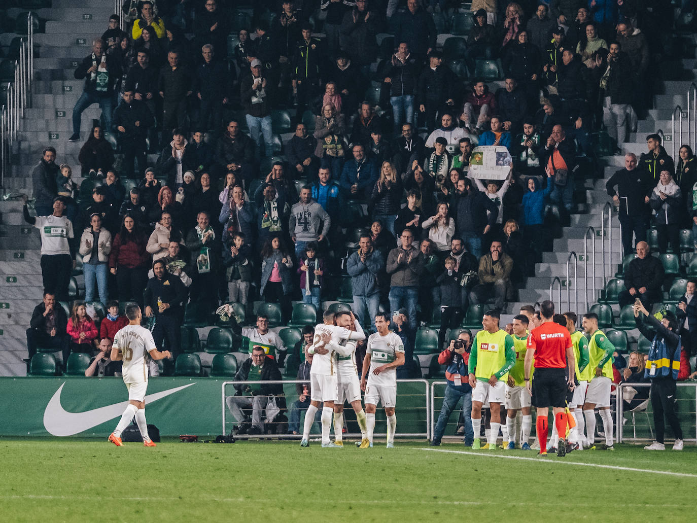 Fotos: El Elche CF cae ante el Leeds