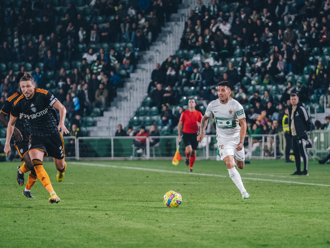 Fotos: El Elche CF cae ante el Leeds