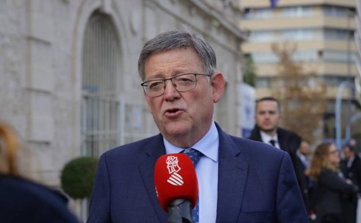 El presidente de la Generalitat, Ximo Puig, el viernes 9, cuando grabó sus declaraciones sobre el Tajo-Segura. 