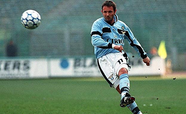 El golpeo de faltas fue la especialidad de Mihajlovic.