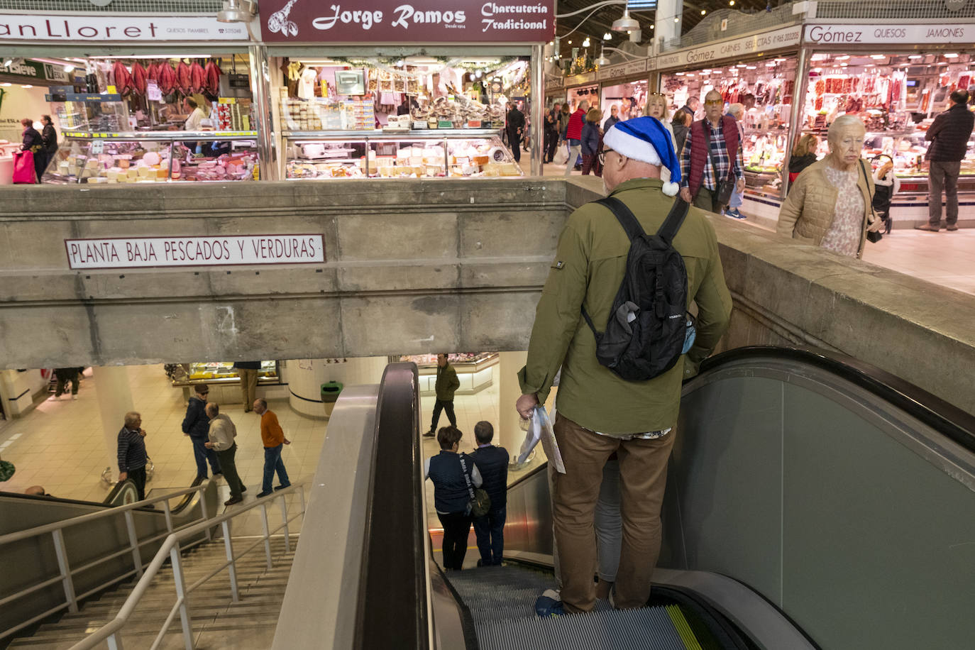 Fotos: El Mercado Central de Alicante se viste de Navidad