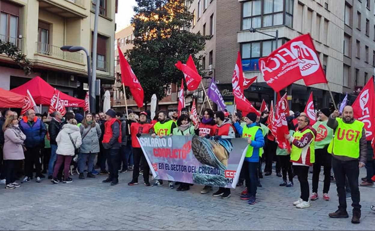 Trabajadores del sector de calzado en la huelga