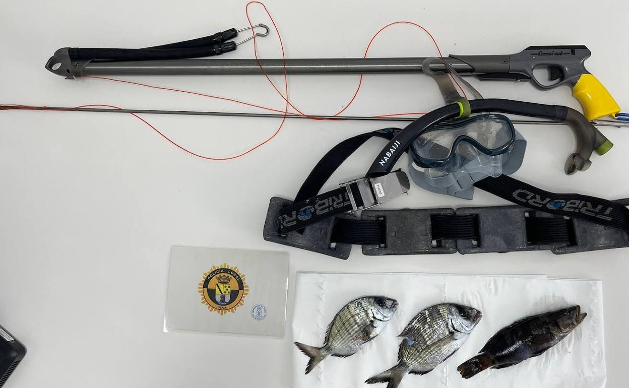 Las capturas y el material requisado al pescador furtivo