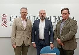 los secretarios autonómicos de Agricultura y Medio Ambiente, Roger Llanes y Francisco Candela, con el presidente de Riegos de Levante, Javier Berenguer.