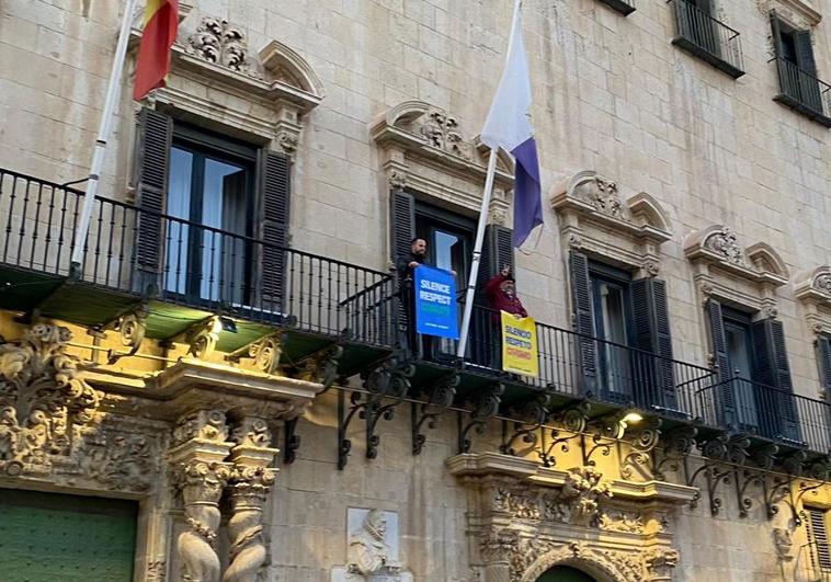 El Ayuntamiento cerrará las puertas con llave por la tarde tras «colarse» un concejal de Compromís