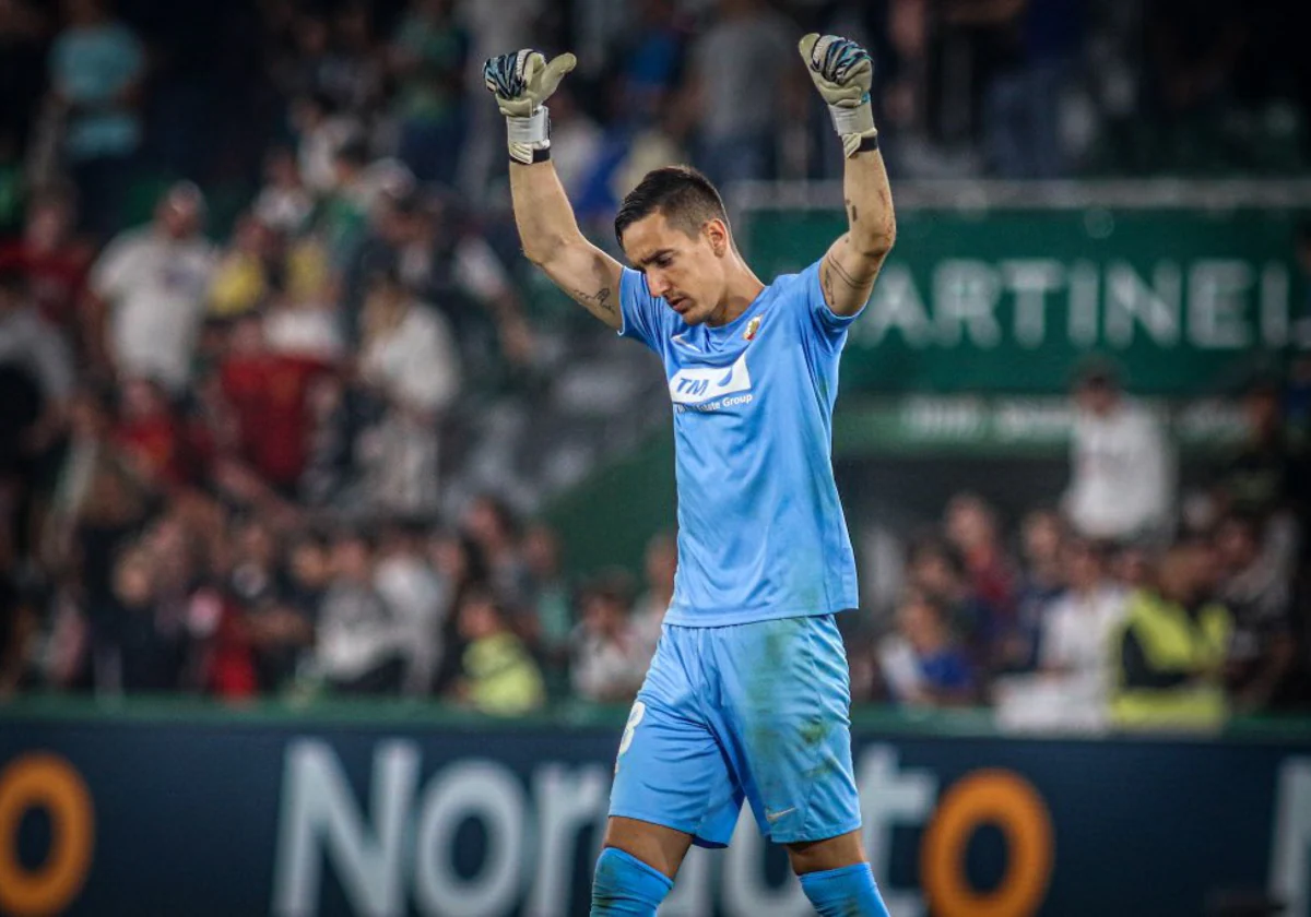 Edgar Badía celebra una victoria del Elche