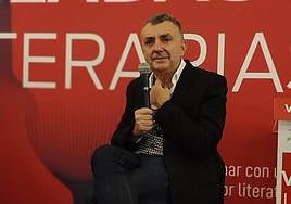 El escritor Manuel Vilas protagoniza con 'Nosotros' la Velada Literaria Maestral.