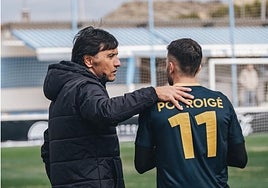 El argentino Gustavo Siviero da instrucciones a Pol Roigé