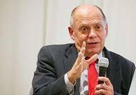 El poeta alicantino Juan Ramón Torregrosa.