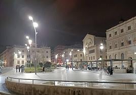 Nueva iluminación de la Plaza de la Montañeta.