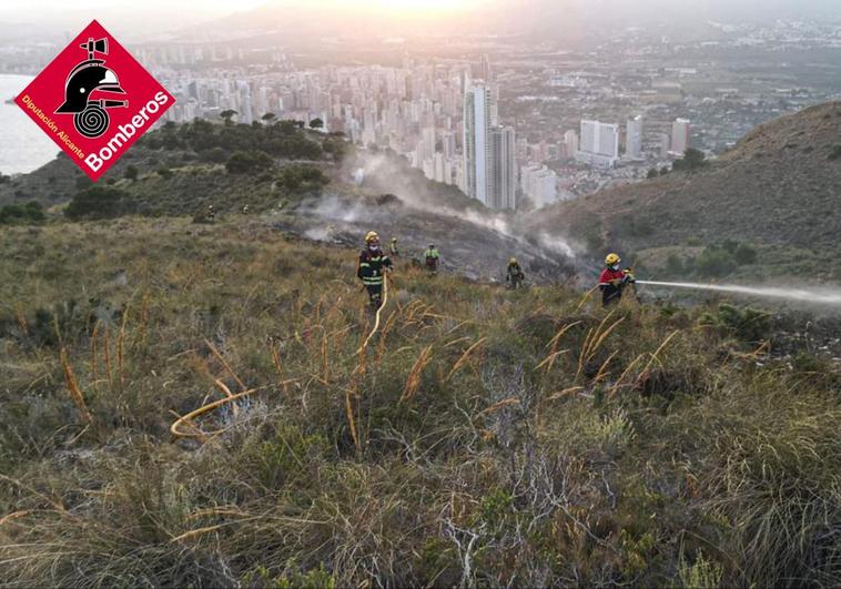 Piden 4 años de prisión para el hombre que prendió fuego al Mirador de la Serra Gelada, en Benidorm