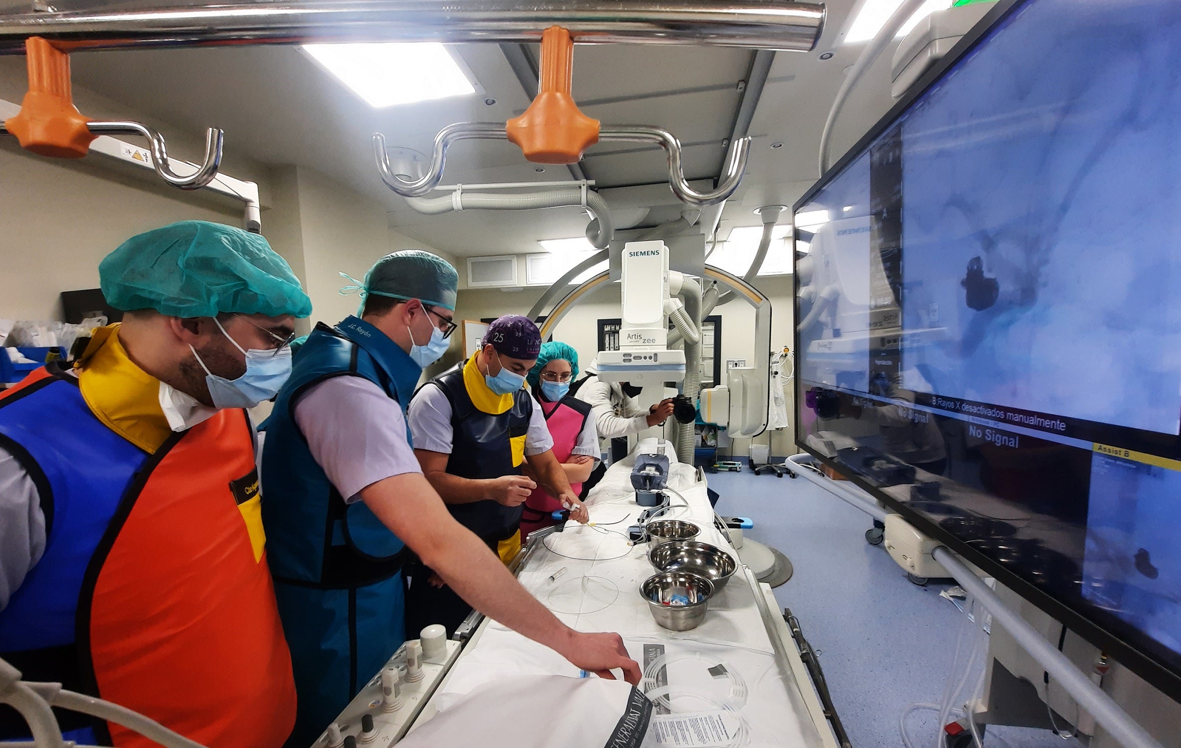 Uno de los talleres celebrados en el hospital alicantino en el marco de las NeurOlimpiadas.