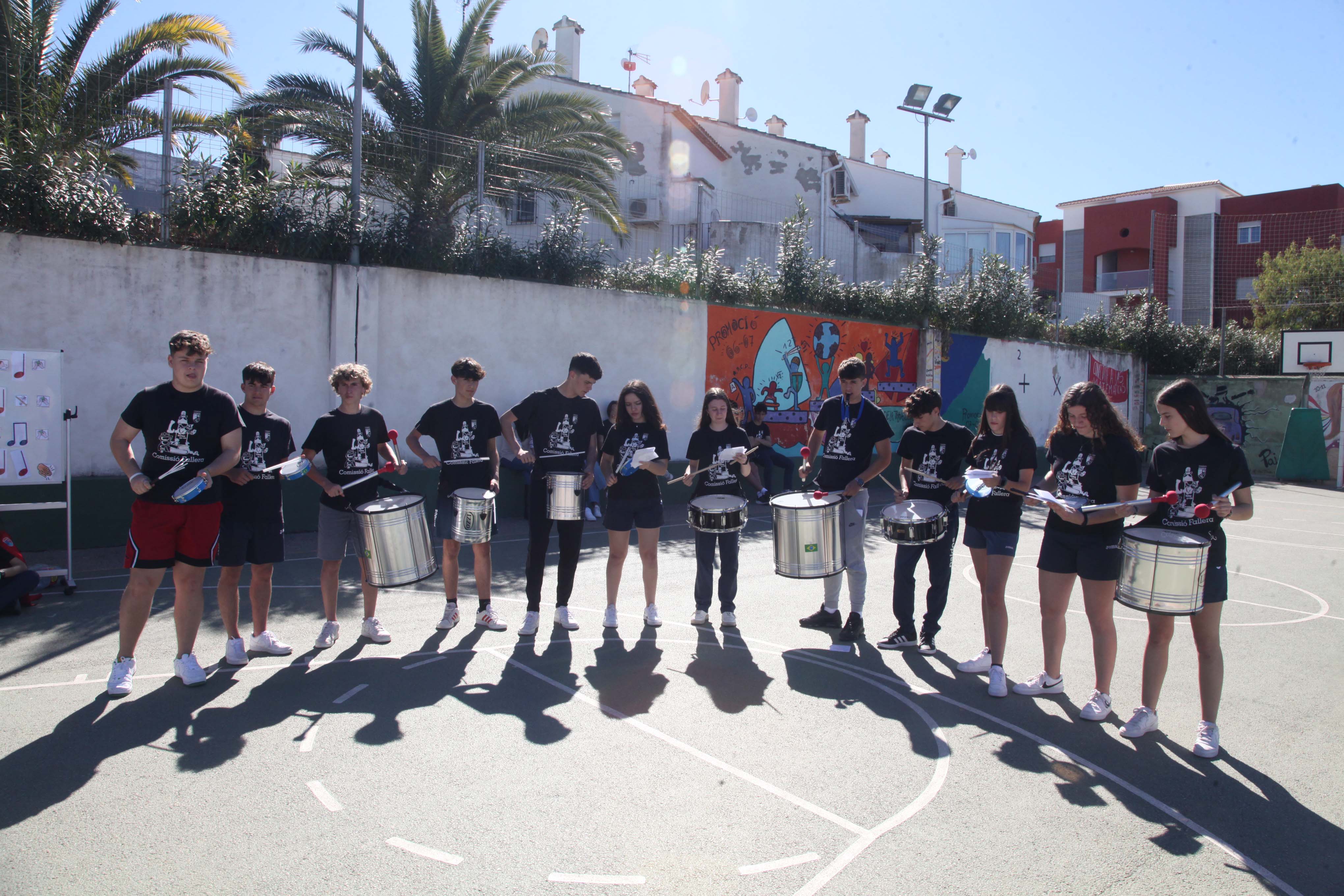 Las Fallas llegan al colegio Paidos de Dénia