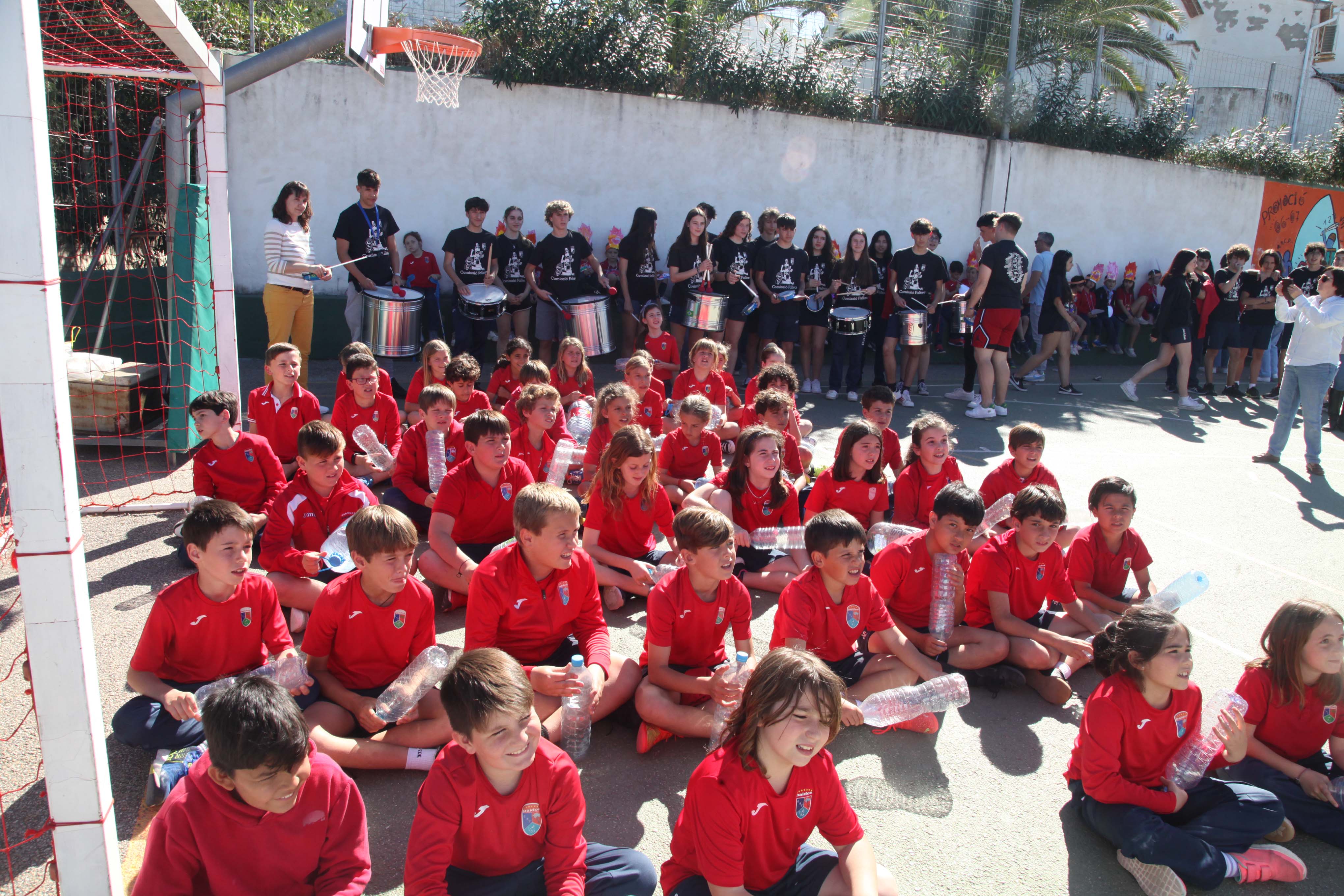 Las Fallas llegan al colegio Paidos de Dénia