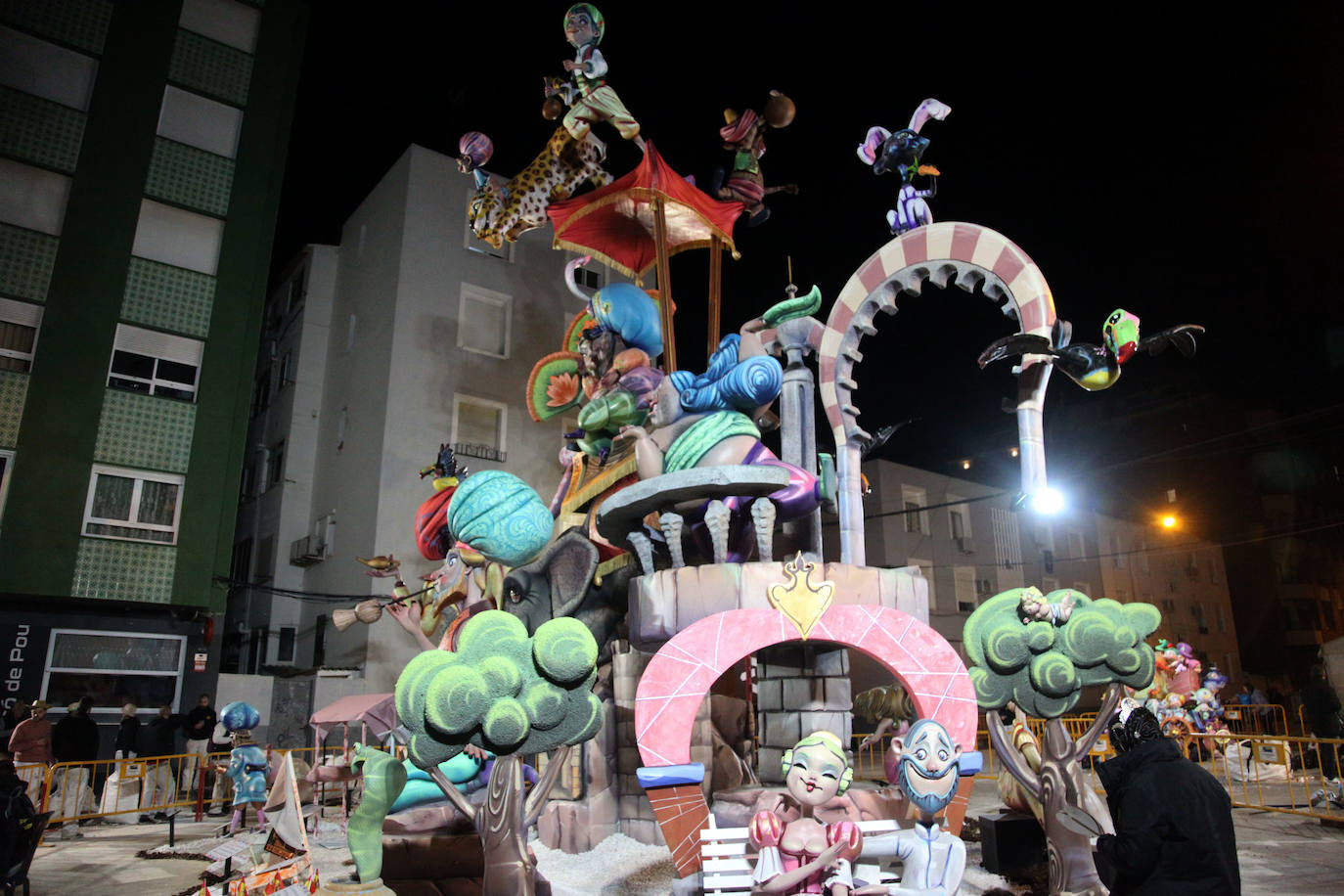 Las fallas de Dénia ya están plantadas y la fiesta servida