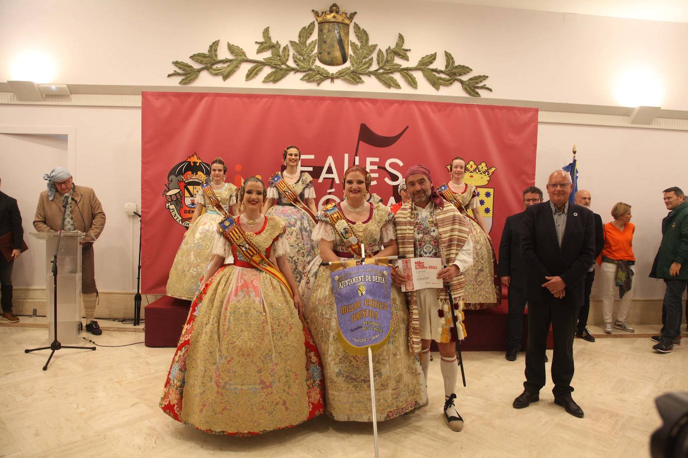 Las imágenes de la fiesta fallera en Dénia