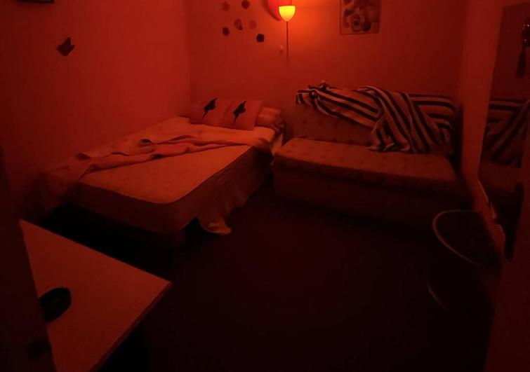 Encerradas, sin ventilación y explotadas sexualmente: la odisea de varias mujeres chinas en Alicante