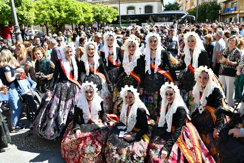 Las belleas promocionana Alicante en el corazón de Córdoba