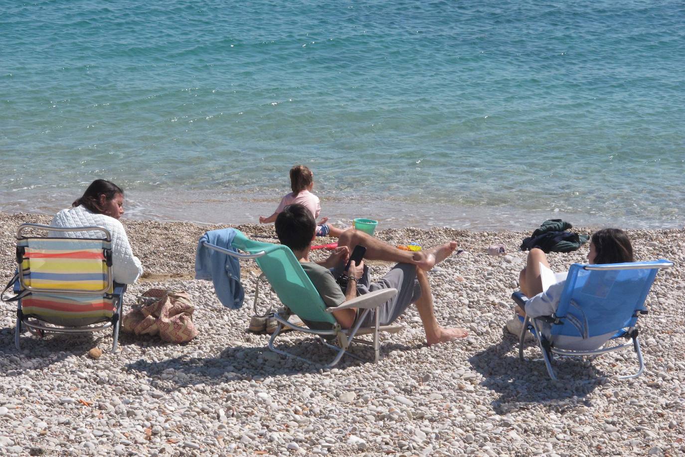 El sábado por la mañana en una playa de Xàbea