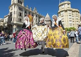 Las belleas Marisol Sánchez, Victoria Irles y Claudia Baño en Córdoba.