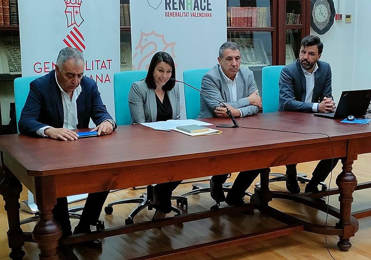 Presentación del manual para legalizar las viviendas en suelo no urbanizable.