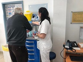 Atención en un centro de salud del departamento de Torrevieja.