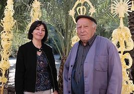 De izquierda a derecha, las palmas del obispo de Solsona, el presidente del Gobierno, la reina Letizia, el Papa y el obispo de la diócesis Alicante-Orihuela, tras las autoridades y los artesanos.