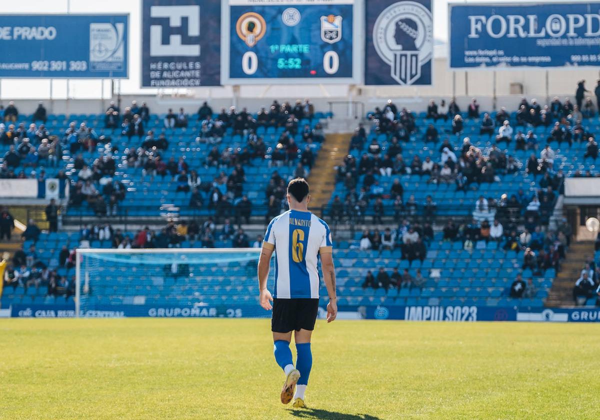 Partido del Hércules contra AE Prat en el Rico Pérez de Alicante.