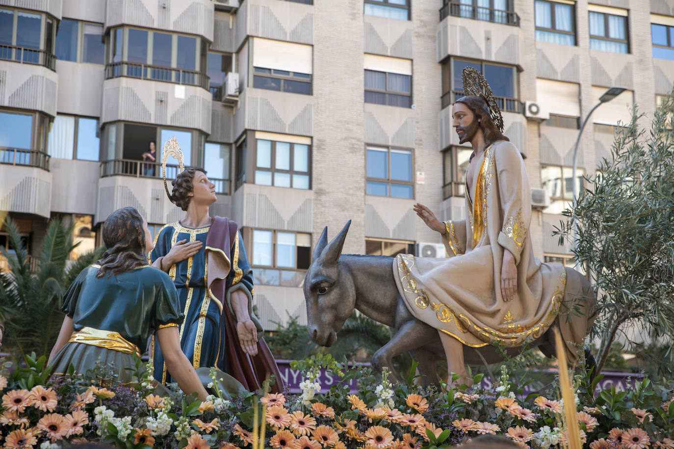 Cientos de personas acuden a &#039;La Burrita&#039; en Alicante este Domingo de Ramos