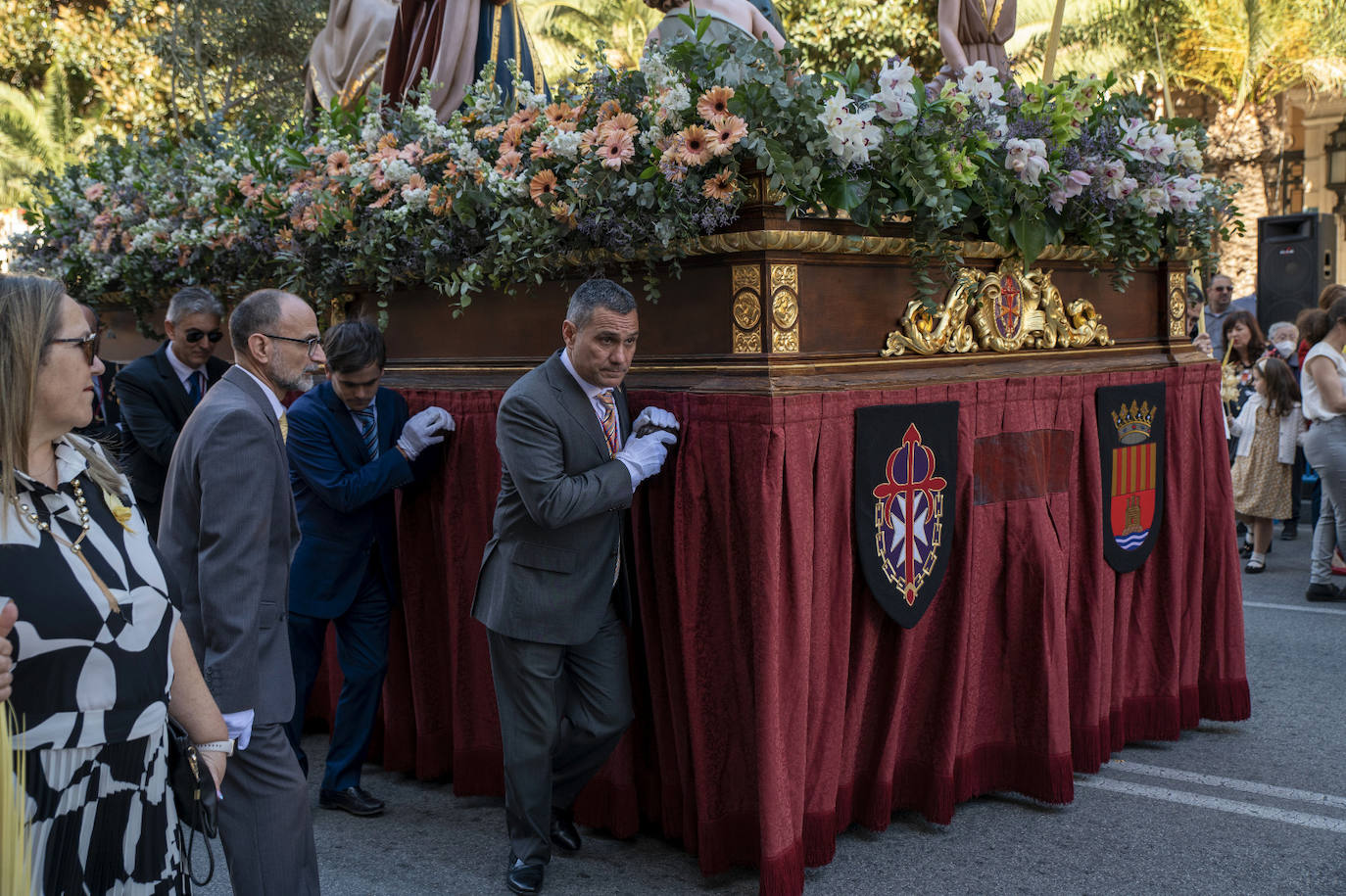 Cientos de personas acuden a &#039;La Burrita&#039; en Alicante este Domingo de Ramos