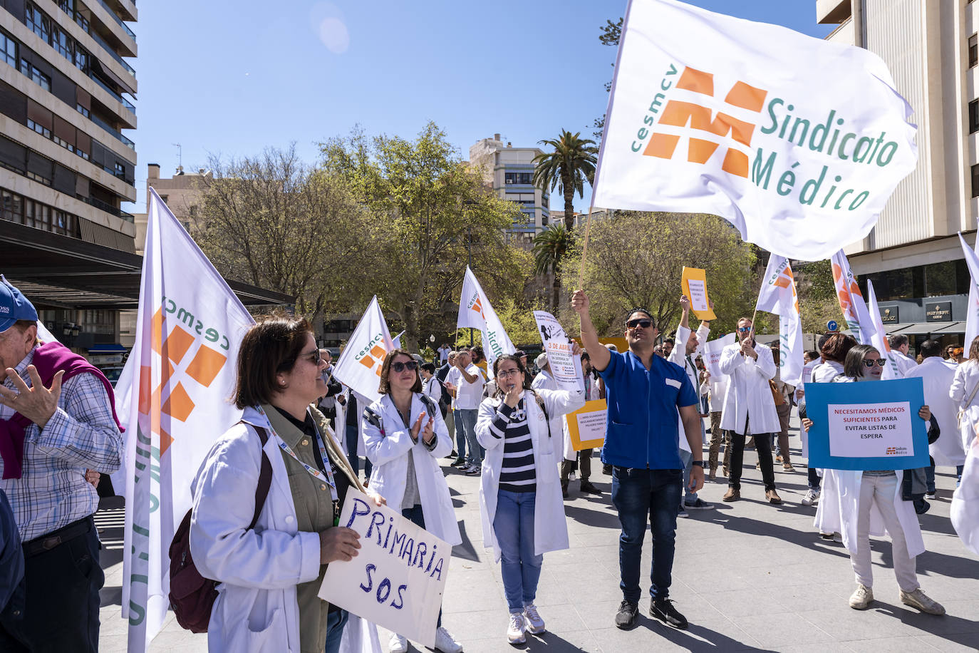 La protesta de los médicos de Alicante en imágenes