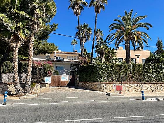 Parcela que acogerá el futuro hospital de día.