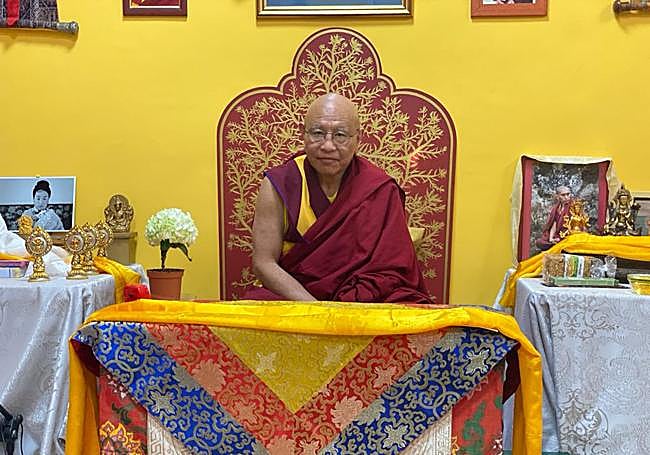 El monje tibetano Jhado Tulku Rimpoché en El Campello.