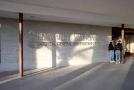 Acceso al Hospital General Universitario de Elche.