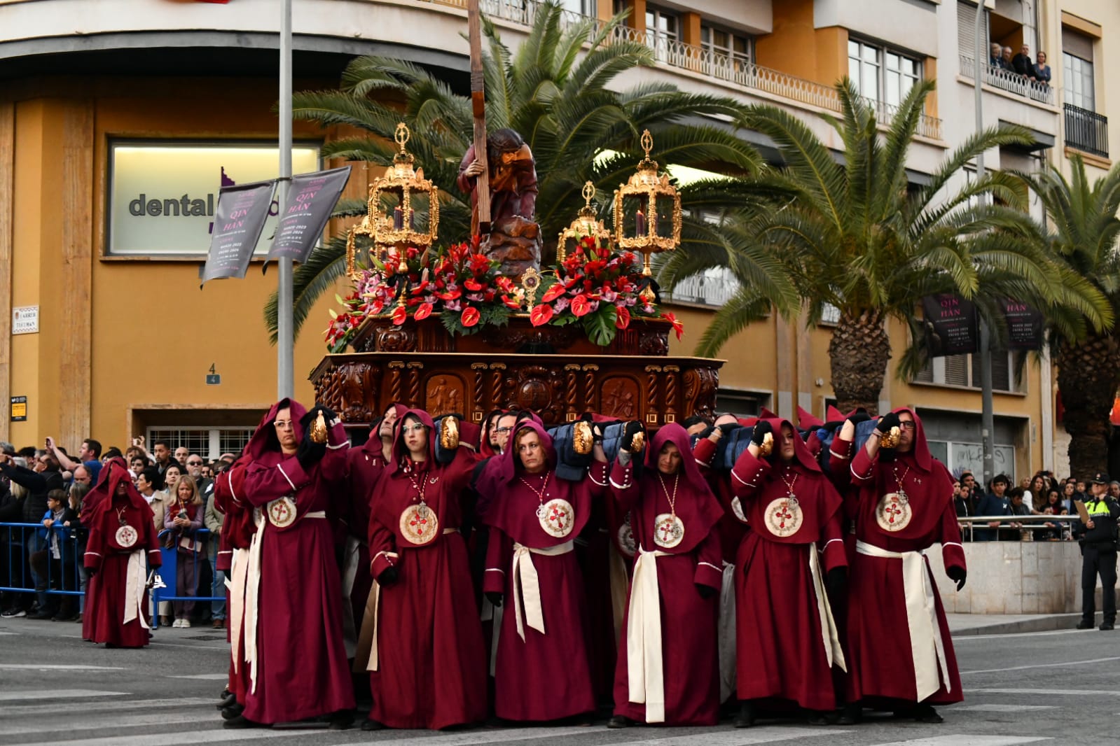 La imponente Santa Cena vuelve a las calles de Alicante