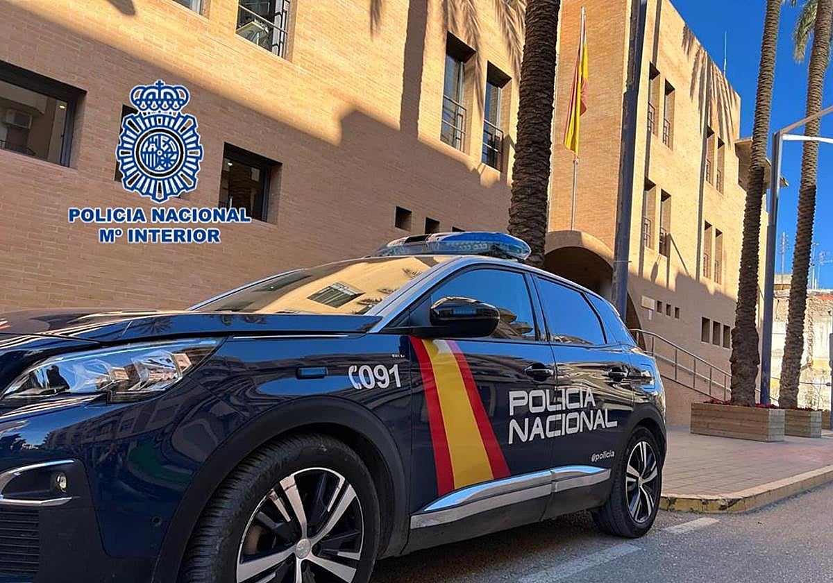 Imagen de archivo de una patrulla de la Policía Nacional.