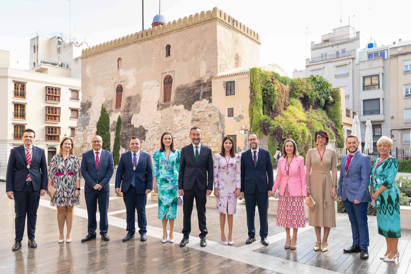 La Procesión de las Aleluyas tiñe de color el Domingo de Pascua en Elche