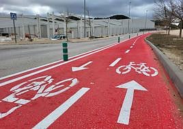 Vista de un carril bici en uno de los polígonos industriales de Castalla