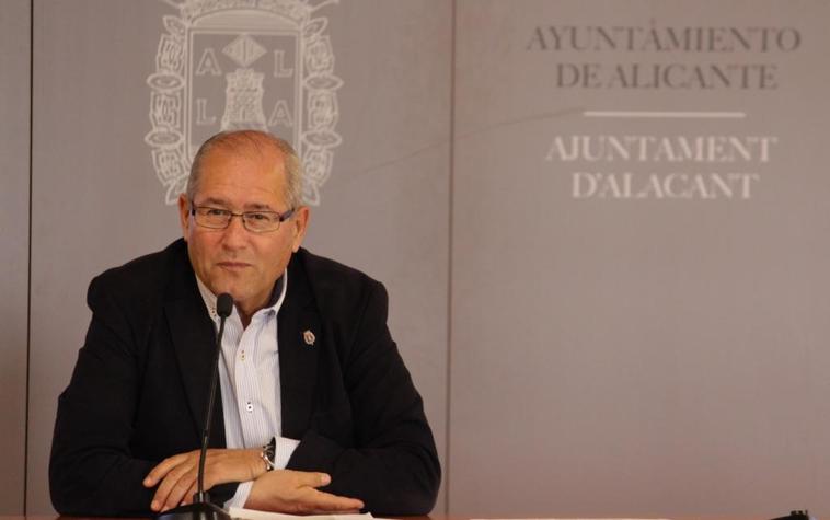 El concejal José Ramón González no irá en las listas del PP y ha anunciado su intención de jubilarse