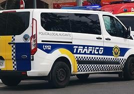 Imagen de archivo de un furgón de tráfico la Policía Local de Alicante