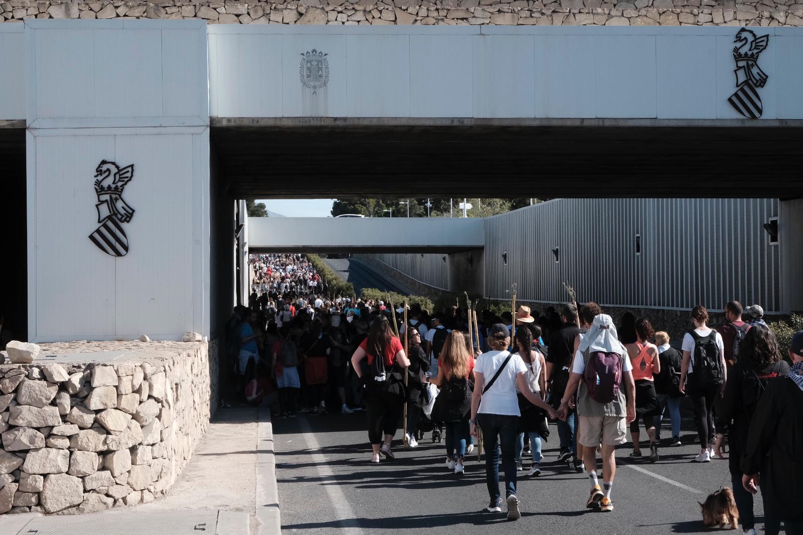 Búscate en las imágenes de la romería de la Santa Faz