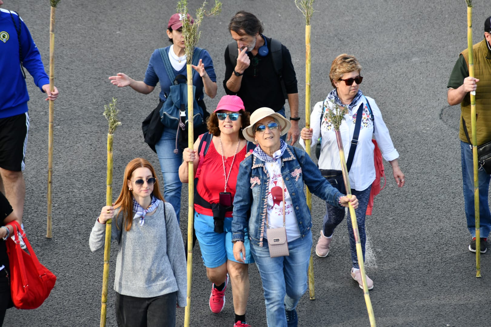 Búscate en las imágenes de la romería de la Santa Faz