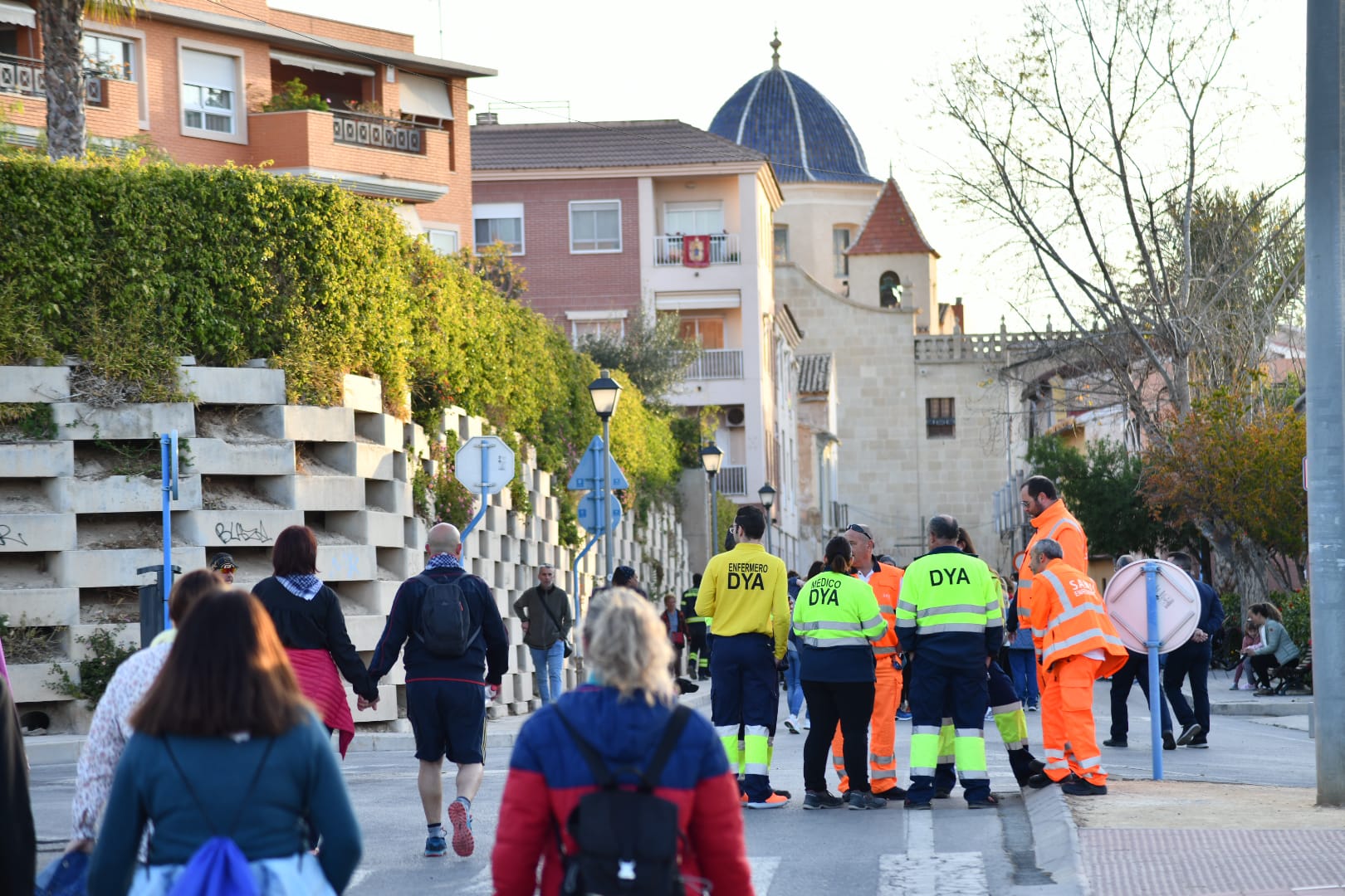 Búscate en las imágenes de la romería de la Santa Faz