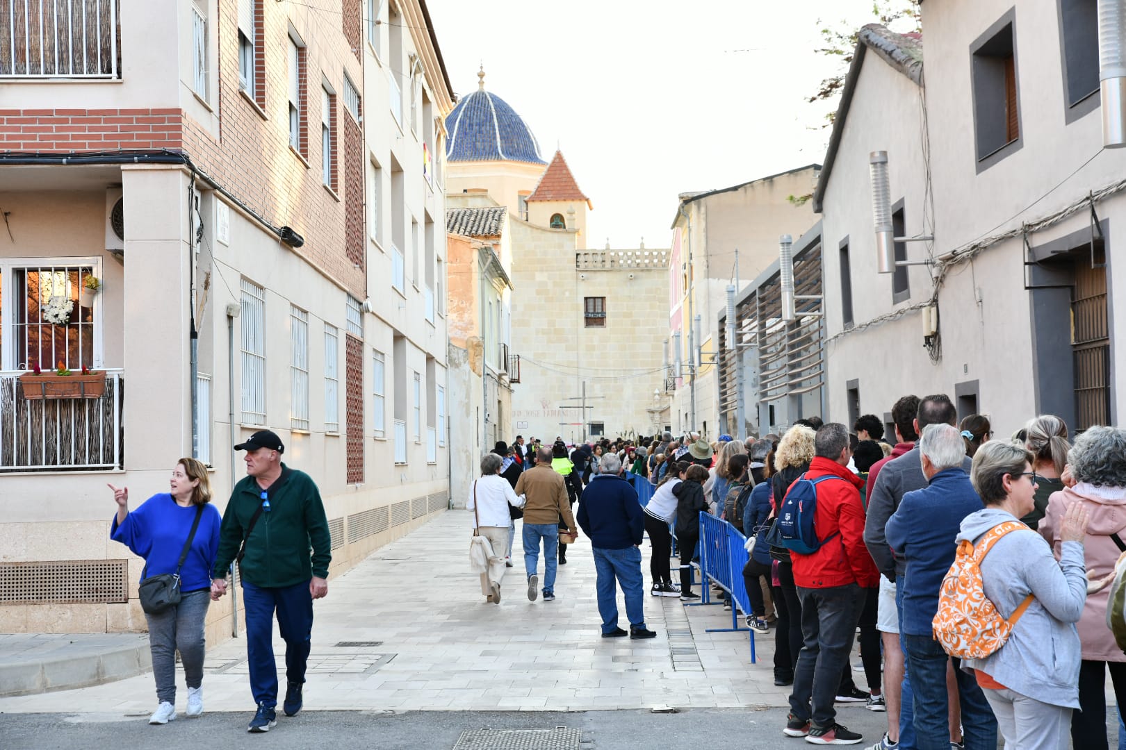Búscate en las imágenes de la romería de la Santa Faz