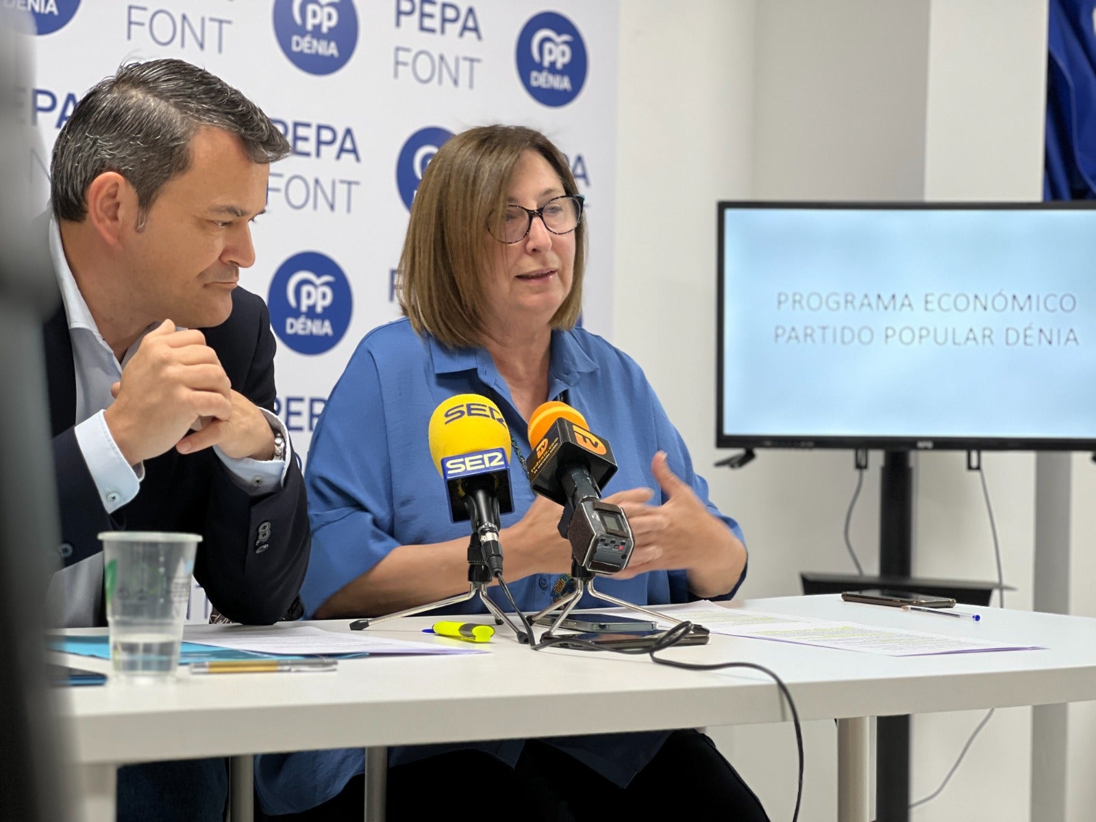 La alcaldable popular explica las medidas propuestas por su partido.