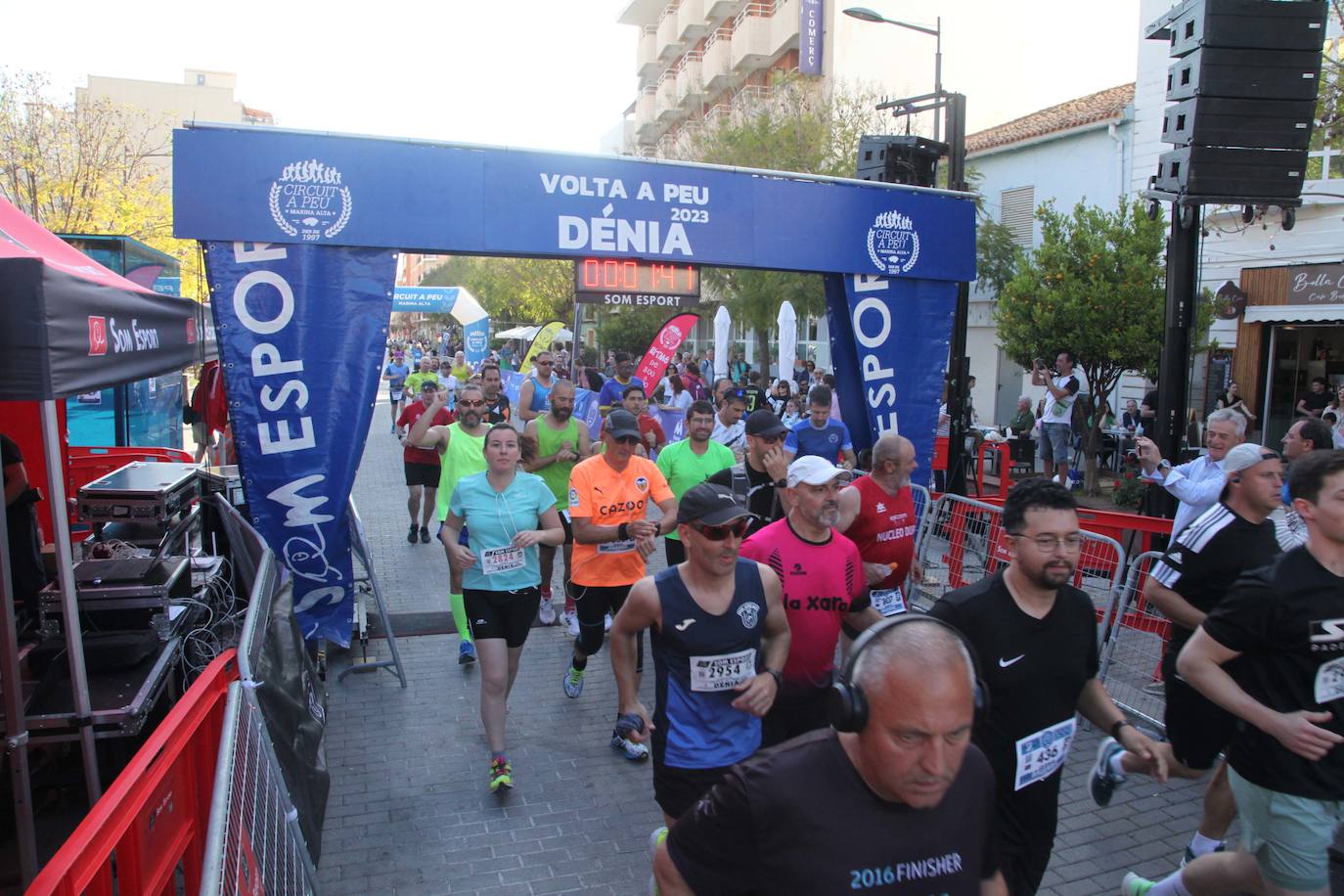 Más de 2.000 personas corren en la Volta a Peu de Dénia