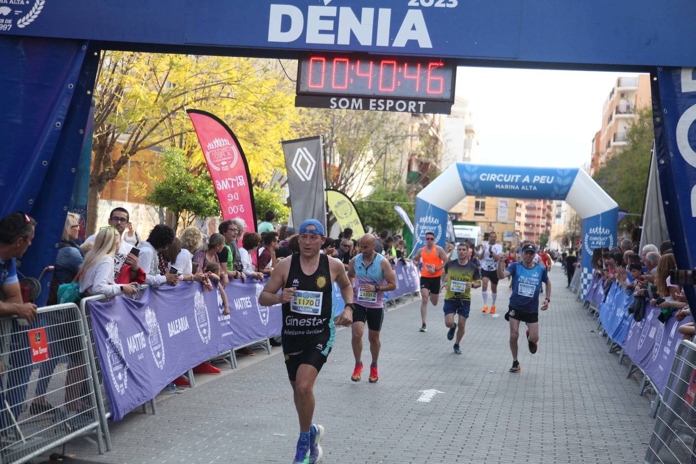 Más de 2.000 personas corren en la Volta a Peu de Dénia
