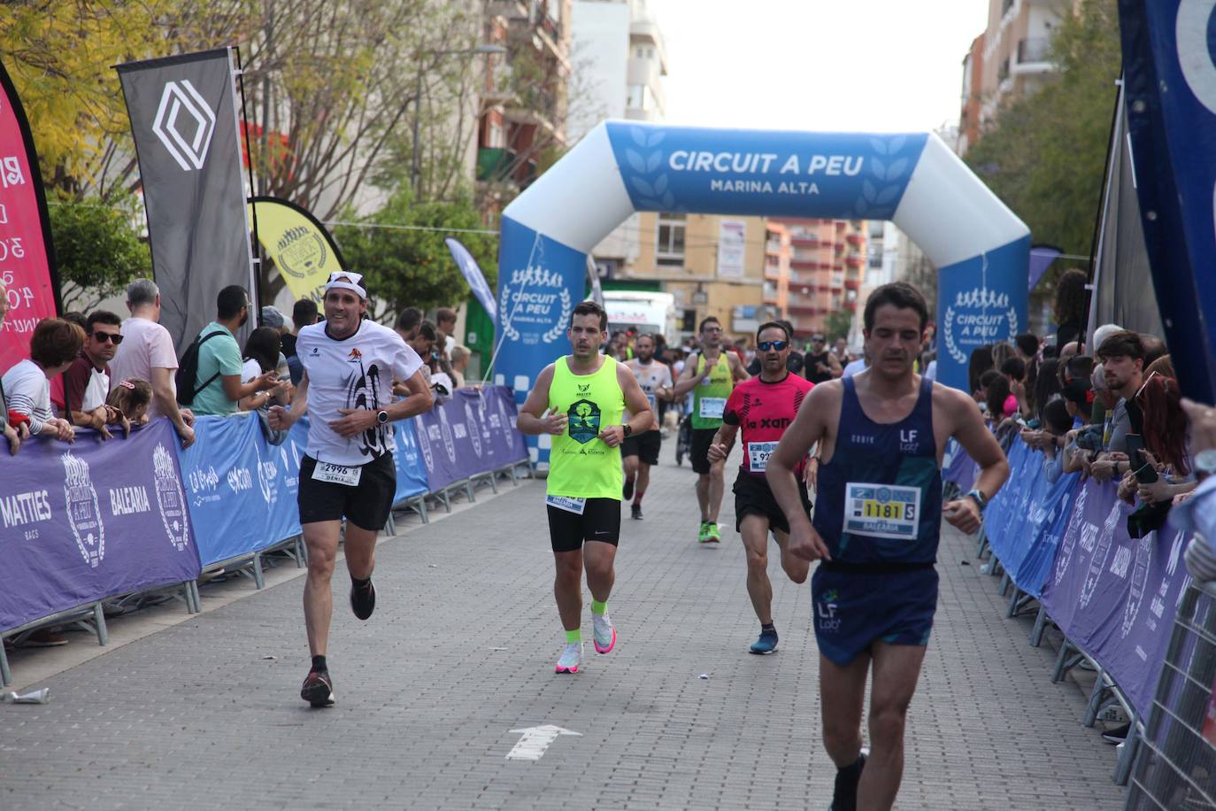 Más de 2.000 personas corren en la Volta a Peu de Dénia