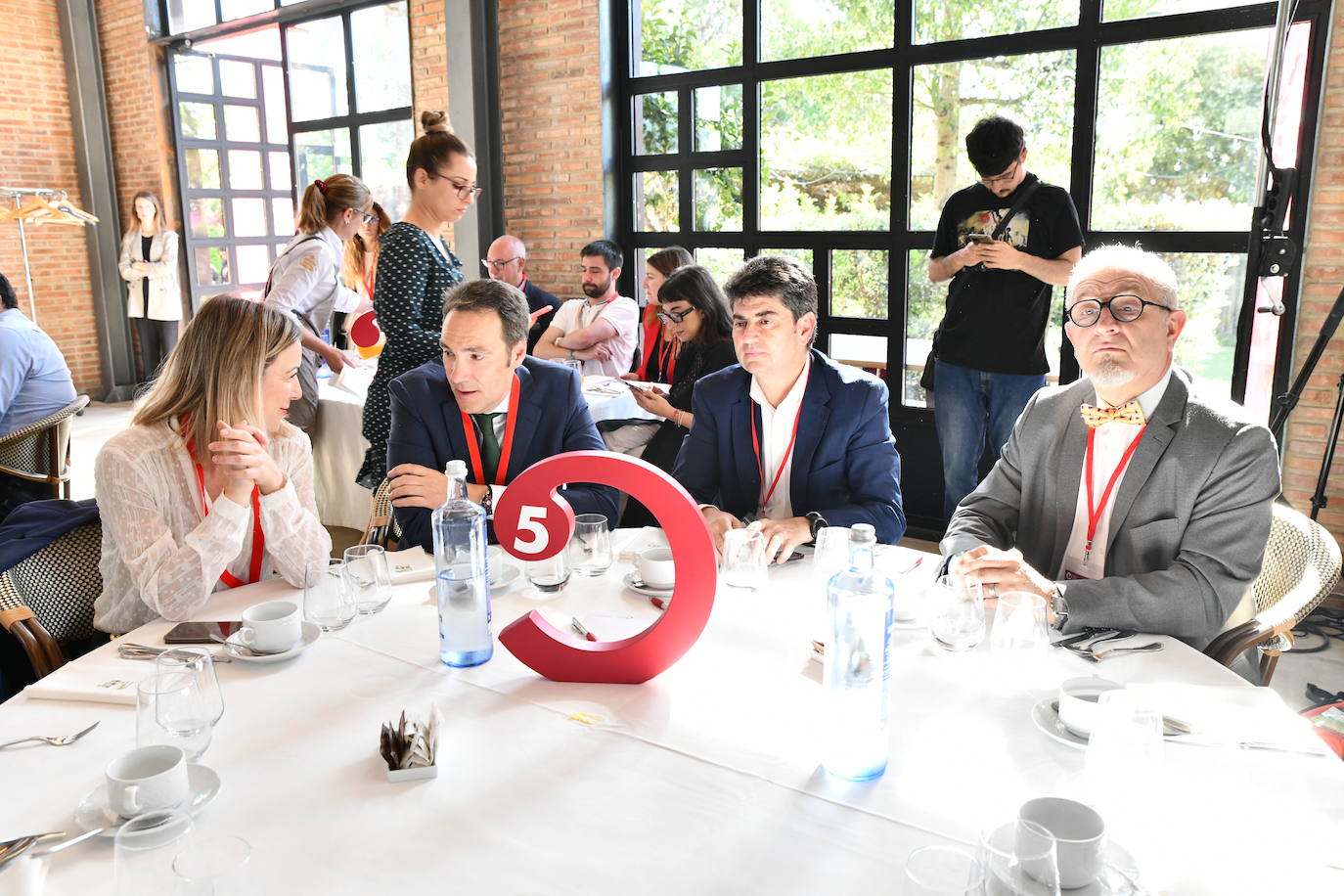 El presidente de la Generalitat se reúne con el empresariado alicantino en Sant Joan d&#039;Alacant